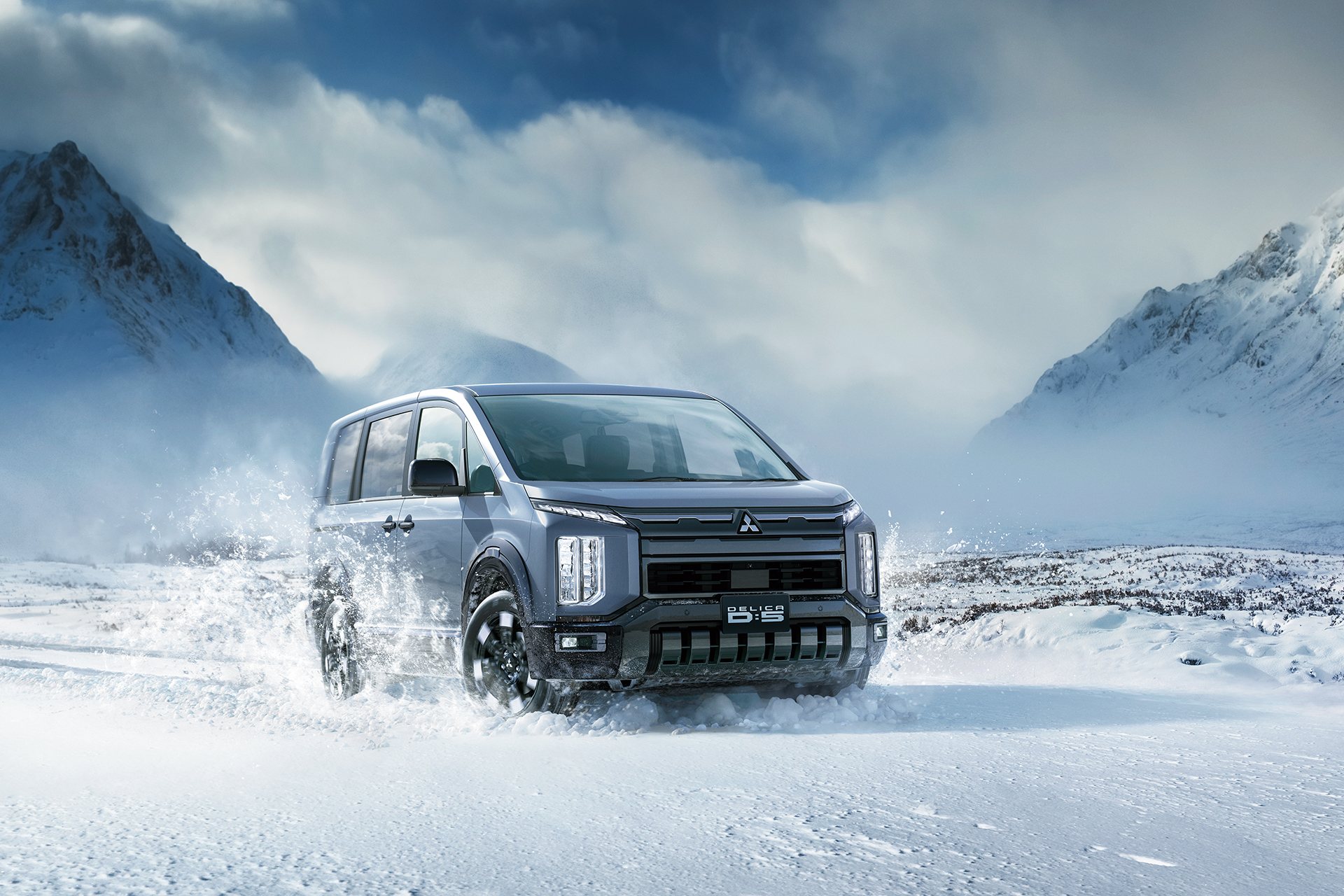 Mitsubishi Delica D:5 2012, photo 3 (photo: Mitsubishi Motors / Wikimedia Commons)